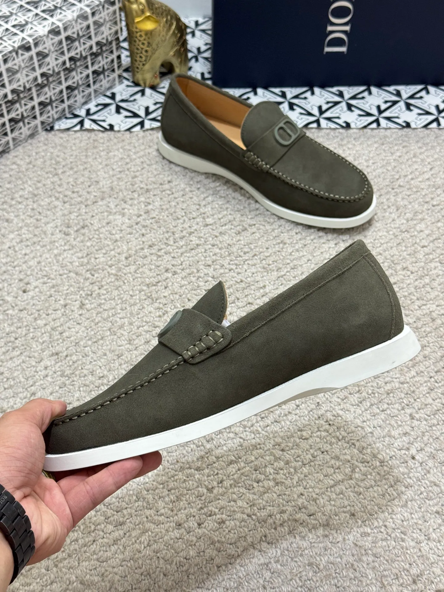 Men's men's shoes 💰480 [New style] 🍺🍺Dior men's casual shoes - a high version of the original one-to-one replica. It is a casual dress shoe. Crafted from luxuriously soft navy suede❤️‍🔥Cow leather lining💘Oblique printed panels on the upper. The lightweight white rubber sole adds sophistication, with an Oblique pattern engraved on the outsole and branding on the back. Size: 38-44 (45, 46 customized